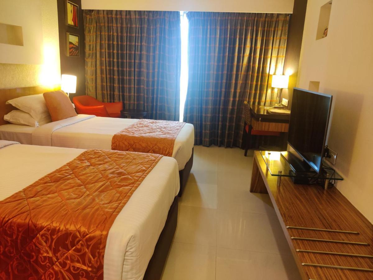 Hotel Satkar Residency Thane Esterno foto