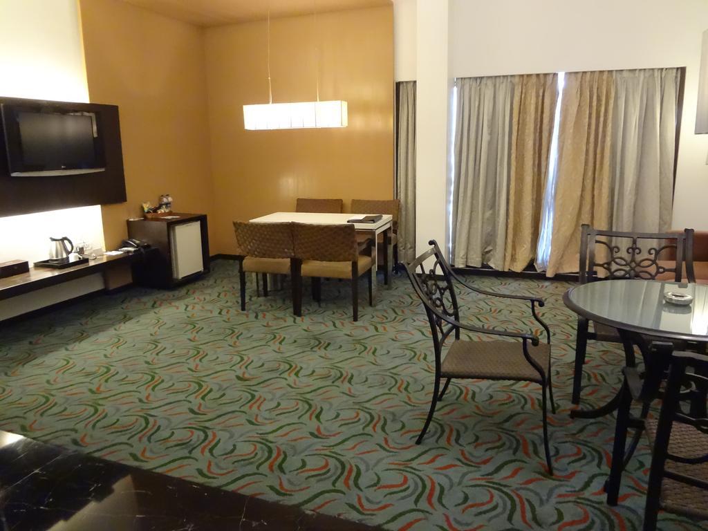 Hotel Satkar Residency Thane Esterno foto